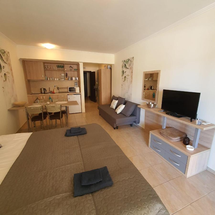Andalucia Beach - Sea Viev Apartments Elenite Eksteriør billede