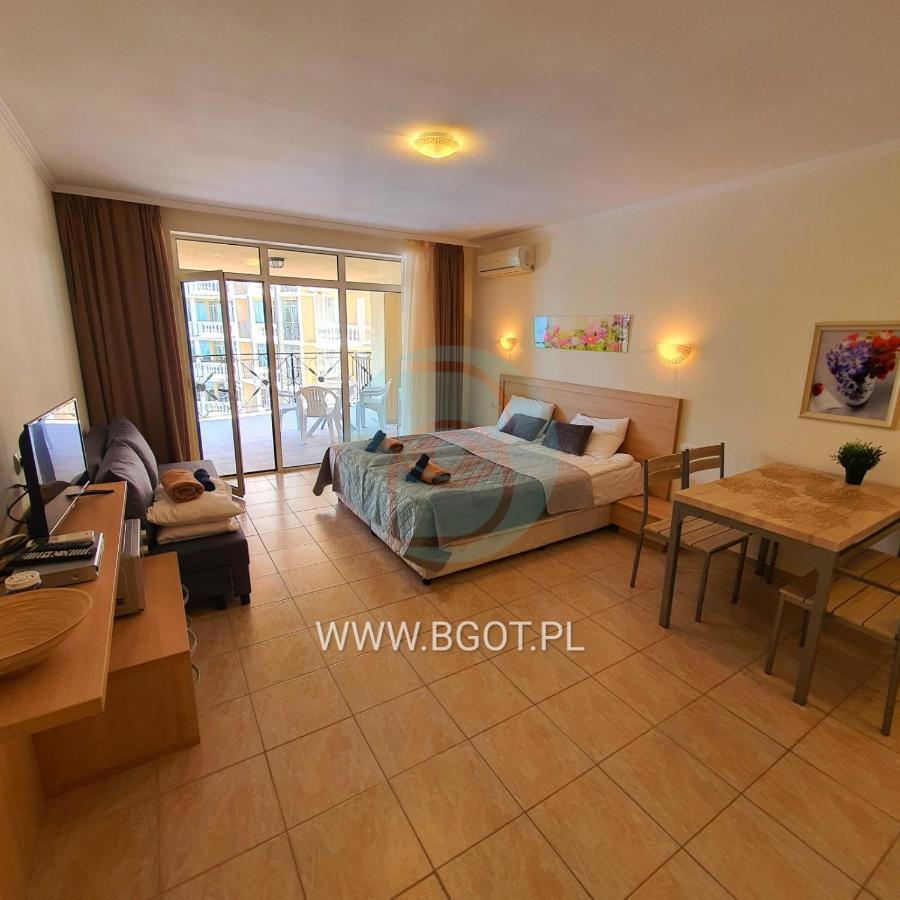 Andalucia Beach - Sea Viev Apartments Elenite Eksteriør billede